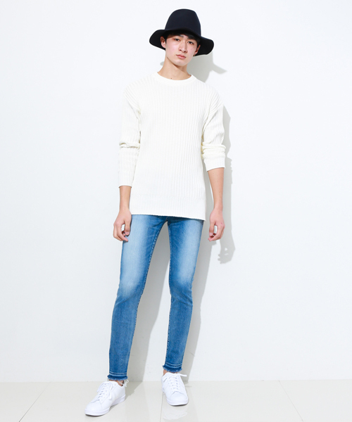 STUDIOUS（ステュディオス）の「オーバーサイズワイドリブクルーネックニット（ニット/セーター・メンズ・オフホワイト/ベージュ/ブルー・3/1/2）」の9枚目の写真