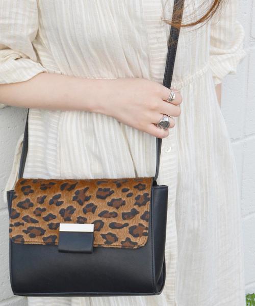 Khaju（カージュ）の「《予約》Khaju: レオパードバッグ■（ショルダーバッグ・レディース・ブラック/キャメル・ONE SIZE）」の2枚目の写真