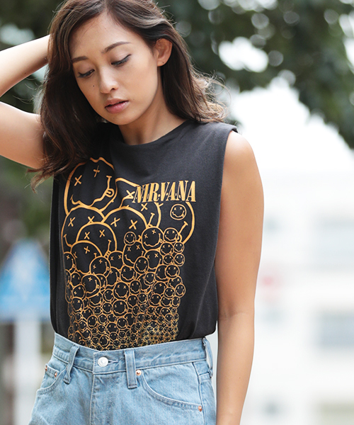 Denime(ドゥニーム)の「プリントタンクトップ-Nirvana/ニルヴァーナ- A(タンクトップ・レディース・ホワイト/ブラック・SMALL)」の4枚目の写真