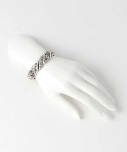 EGOIST（エゴイスト）の「アンティークツイストバングル（バングル/リストバンド・レディース・アンティークシルバー/アンティークゴールド・FREE）」の4枚目の写真