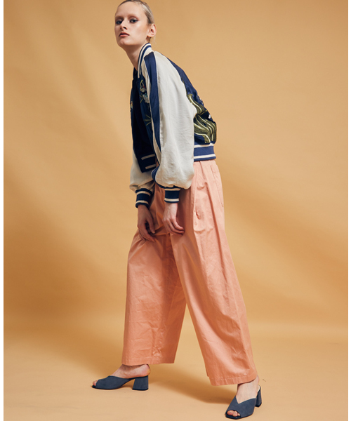 Ameri(アメリ)の「【AMERI】《STUDIOUS×AMERI別注》リリーベルスーベニアジャケット/LILLY BELL SOUVENIR JACKET(ブルゾン・レディース・ネイビー/ホワイト・FREE)」の17枚目の写真