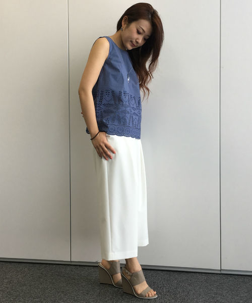 22 OCTOBRE（ヴァンドゥ－オクトーブル）の「ボリュームタックパンツ（その他パンツ・レディース・ブラック/グレー/ホワイト・38/36/40）」の5枚目の写真