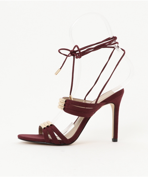 CHARLES & KEITH(チャールズ & キース)の「レースアップストラッピーサンダル / LACE-UP STRAPPY SANDALS(サンダル・レディース・ブラック/アイボリー/バーガンディー・24cm/24.5cm/22cm/23.5cm/22.5cm/23cm)」の4枚目の写真