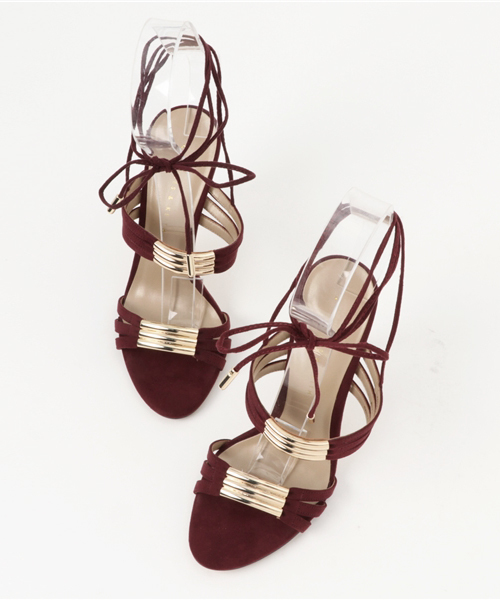 CHARLES & KEITH(チャールズ & キース)の「レースアップストラッピーサンダル / LACE-UP STRAPPY SANDALS(サンダル・レディース・ブラック/アイボリー/バーガンディー・24cm/24.5cm/22cm/23.5cm/22.5cm/23cm)」の8枚目の写真