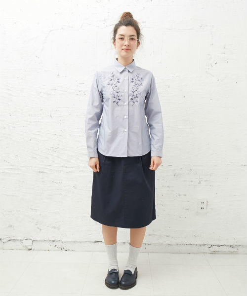 L&HARMONY（エルアンドハーモニー）の「[L&HARMONY / エルアンドハーモニー] Asami Hattori フラワープリントギャザーシャツ（シャツ/ブラウス・レディース・ネイビー・FREE）」の11枚目の写真