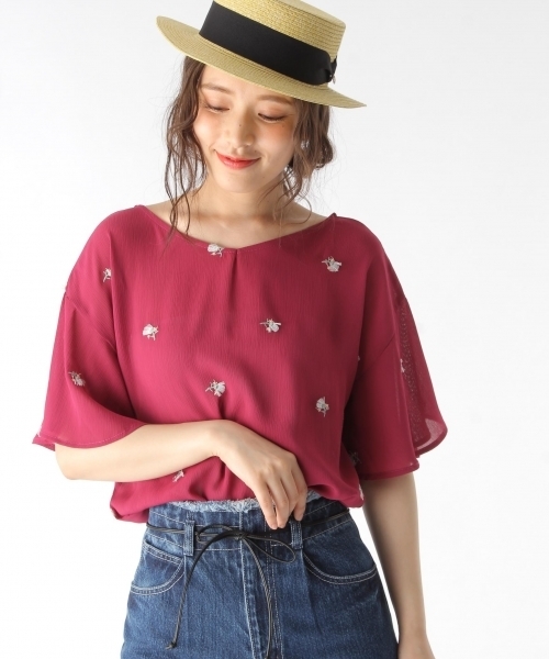 mysty woman（ミスティウーマン）の「楊柳シフォン立体刺繍ラッフルブラウス（シャツ/ブラウス・レディース・ブラック/ブルーグレー/オフホワイト/ピンク系その他・FREE）」の4枚目の写真