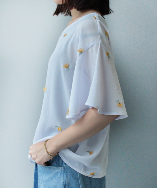 mysty woman（ミスティウーマン）の「楊柳シフォン立体刺繍ラッフルブラウス（シャツ/ブラウス・レディース・ブラック/ブルーグレー/オフホワイト/ピンク系その他・FREE）」の8枚目の写真