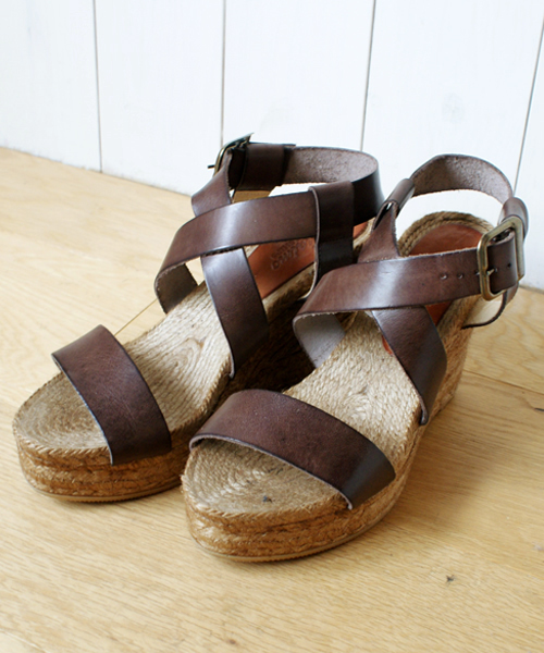 SHIPS for women(シップスフォーウィメン)の「★★GAIMO:クロス ベルトプラットフォーム◇(サンダル・レディース・ブラウン/ベージュ/キャメル・35/36/37/38)」の2枚目の写真