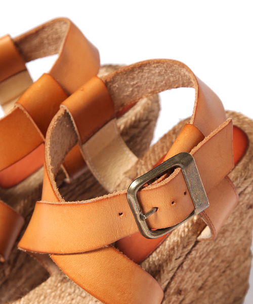 SHIPS for women(シップスフォーウィメン)の「★★GAIMO:クロス ベルトプラットフォーム◇(サンダル・レディース・ブラウン/ベージュ/キャメル・35/36/37/38)」の10枚目の写真