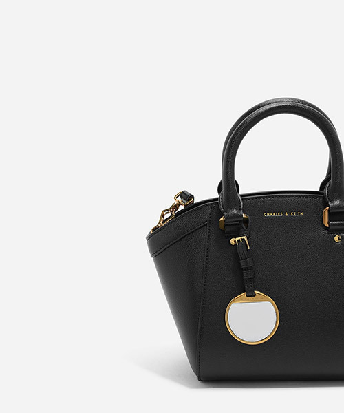 CHARLES & KEITH（チャールズ & キース）の「カーブシティハンドバッグ / CURVED CITY HANDBAG（ハンドバッグ・レディース・ブラック/グリーン/レッド・M）」の6枚目の写真