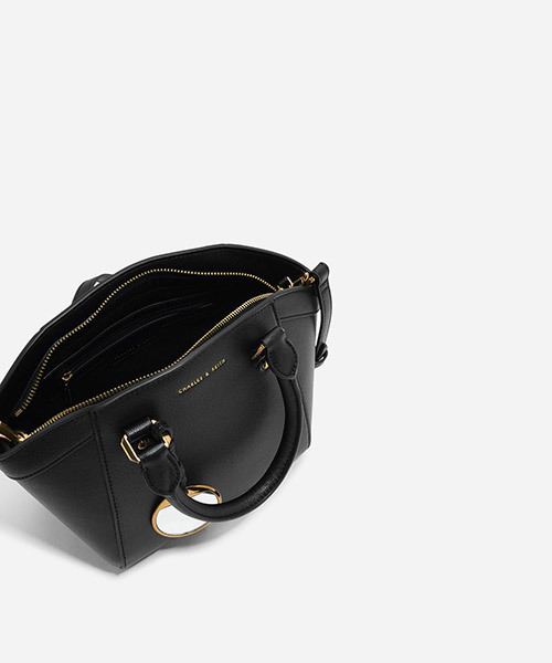 CHARLES & KEITH（チャールズ & キース）の「カーブシティハンドバッグ / CURVED CITY HANDBAG（ハンドバッグ・レディース・ブラック/グリーン/レッド・M）」の7枚目の写真