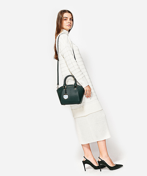 CHARLES & KEITH（チャールズ & キース）の「カーブシティハンドバッグ / CURVED CITY HANDBAG（ハンドバッグ・レディース・ブラック/グリーン/レッド・M）」の13枚目の写真
