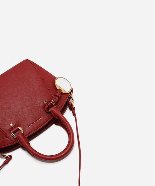 CHARLES & KEITH（チャールズ & キース）の「カーブシティハンドバッグ / CURVED CITY HANDBAG（ハンドバッグ・レディース・ブラック/グリーン/レッド・M）」の16枚目の写真