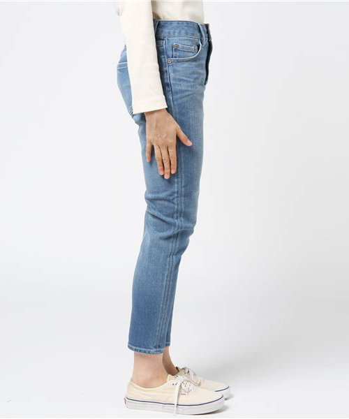 Rodeo Crowns（ロデオクラウンズ）の「Standard One 2wayST テーパード（デニムパンツ・レディース・ライトブルー・28inch/24inch/26inch/27inch/25inch）」の2枚目の写真