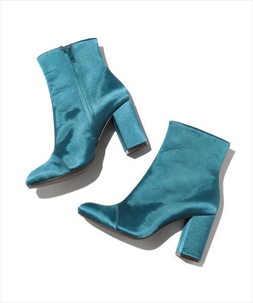 ADAM ET ROPE'(アダムエロペ)の「サテン デニムショートブーツ(ブーツ・レディース・ブルー/ベージュ/サックスブルー・23.0cm/23.5cm/24.0cm/24.5cm)」の3枚目の写真