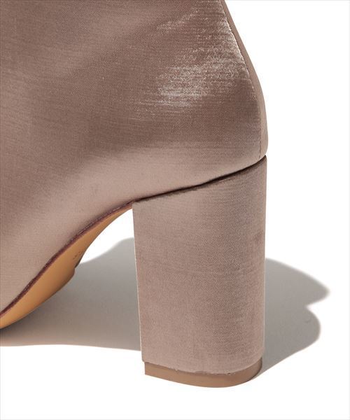 ADAM ET ROPE'(アダムエロペ)の「サテン デニムショートブーツ(ブーツ・レディース・ブルー/ベージュ/サックスブルー・23.0cm/23.5cm/24.0cm/24.5cm)」の6枚目の写真