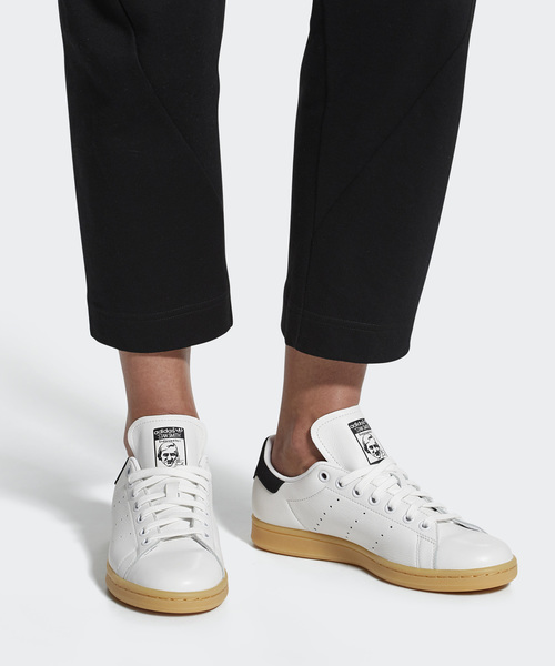 adidas(アディダス)の「スタンスミス STAN SMITH W オリジナルス (スニーカー・レディース・ホワイト×ブラック/ピンク・22.0cm/22.5cm/23.0cm/23.5cm/24.0cm/24.5cm/25.0cm/25.5cm/26.5cm/27.0cm/27.5cm)」の7枚目の写真