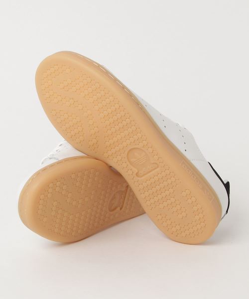 adidas(アディダス)の「スタンスミス STAN SMITH W オリジナルス (スニーカー・レディース・ホワイト×ブラック/ピンク・22.0cm/22.5cm/23.0cm/23.5cm/24.0cm/24.5cm/25.0cm/25.5cm/26.5cm/27.0cm/27.5cm)」の4枚目の写真