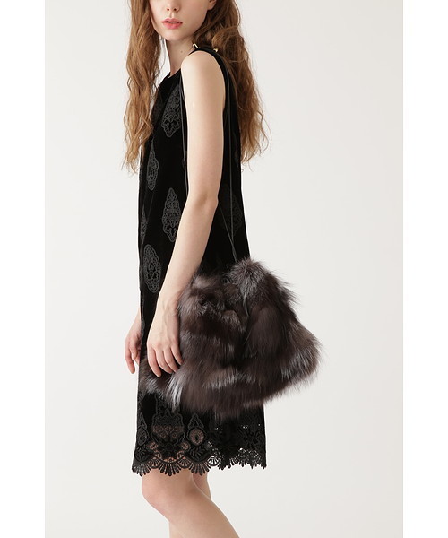 JILL STUART(ジルスチュアート)の「ボサックフォックス巾着バッグ(ショルダーバッグ・レディース・ベージュ/グレー/グレー系その他・フリ-)」の2枚目の写真