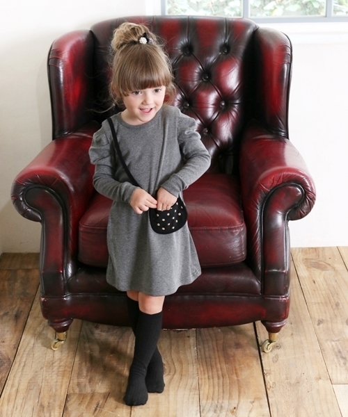 Rora(ローラ)の「シャネリア ワンピース(2color)(ワンピース・キッズ・チャコールグレー/レッド・110cm/100cm/120cm/130cm/140cm/90㎝/150cm)」の3枚目の写真
