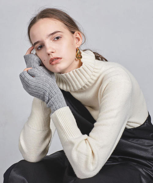 Johnstons of Elgin（ジョンストンズオブエルガン）の「＜JOHNSTONS