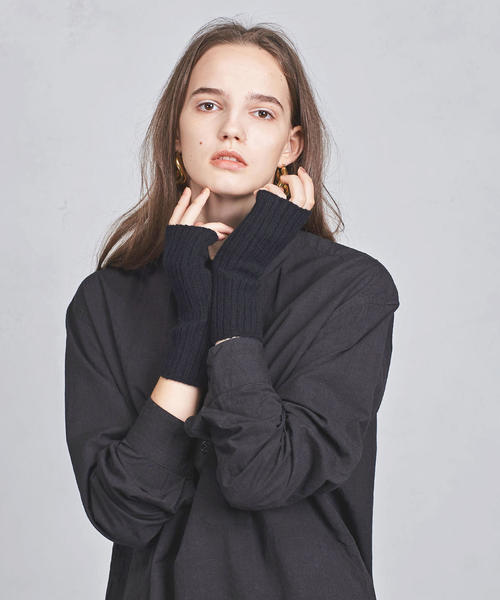 Johnstons of Elgin（ジョンストンズオブエルガン）の「＜JOHNSTONS