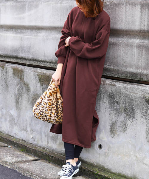 reca（レカ）の「スタッフオススメ◆ビッグシルエット裏起毛スリットワンピース（ワンピース・レディース・グレー/パープル/ボルドー/ブラック/パープル系その他・M/FREE）」の5枚目の写真