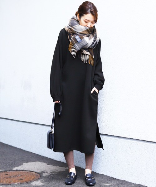 reca（レカ）の「スタッフオススメ◆ビッグシルエット裏起毛スリットワンピース（ワンピース・レディース・グレー/パープル/ボルドー/ブラック/パープル系その他・M/FREE）」の2枚目の写真