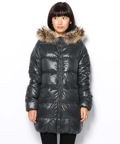 NANO universe(ナノユニバース)の「DUVETICA/KAPPA Natur Fur-Fin Racoon(ダウンジャケット/コート・レディース・チャコール/グレイッシュベージュ/カーキ・40/38)」の4枚目の写真