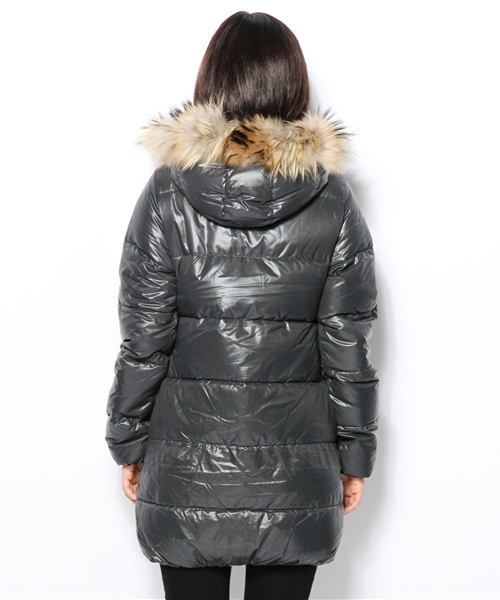 NANO universe(ナノユニバース)の「DUVETICA/KAPPA Natur Fur-Fin Racoon(ダウンジャケット/コート・レディース・チャコール/グレイッシュベージュ/カーキ・40/38)」の6枚目の写真