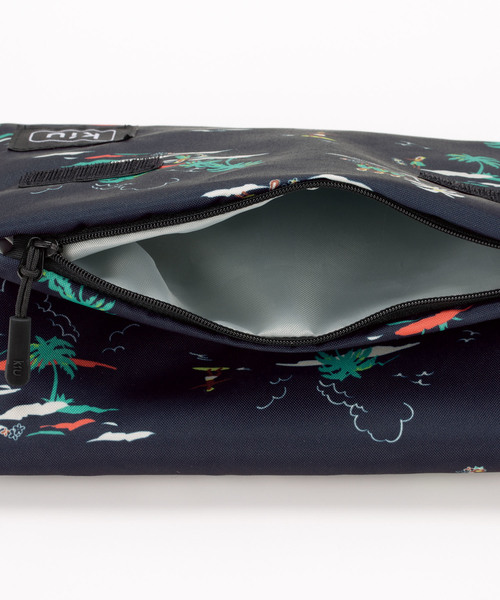 KiU（キウ）の「ウォーターリパレントストレージサコッシュ【2】（ショルダーバッグ・メンズ・ブラック/ネイビー/レッド/オフホワイト/ブルー/アイボリー/ホワイト系その他/ブラック系その他/ブルー系その他/レオパード・FREE）」の13枚目の写真