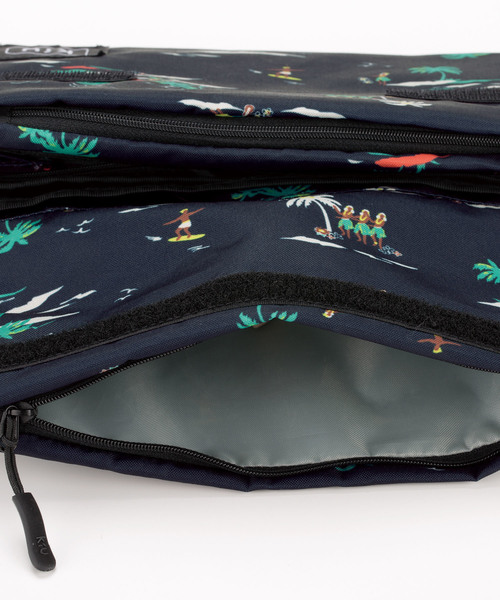 KiU（キウ）の「ウォーターリパレントストレージサコッシュ【2】（ショルダーバッグ・メンズ・ブラック/ネイビー/レッド/オフホワイト/ブルー/アイボリー/ホワイト系その他/ブラック系その他/ブルー系その他/レオパード・FREE）」の15枚目の写真