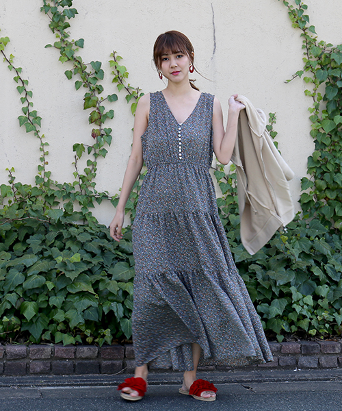 libelle more(リベル モア)の「小花柄ティアードマキシワンピース(ワンピース・レディース・ブラック/オフホワイト/カーキ・LL/M/L)」の16枚目の写真