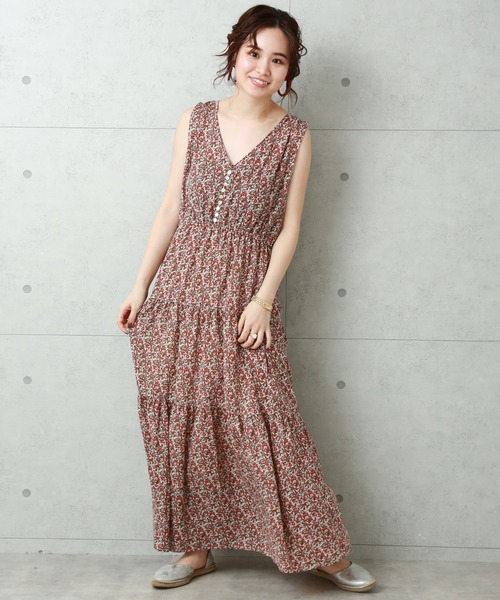 libelle more(リベル モア)の「小花柄ティアードマキシワンピース(ワンピース・レディース・ブラック/オフホワイト/カーキ・LL/M/L)」の13枚目の写真