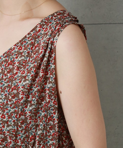 libelle more(リベル モア)の「小花柄ティアードマキシワンピース(ワンピース・レディース・ブラック/オフホワイト/カーキ・LL/M/L)」の8枚目の写真