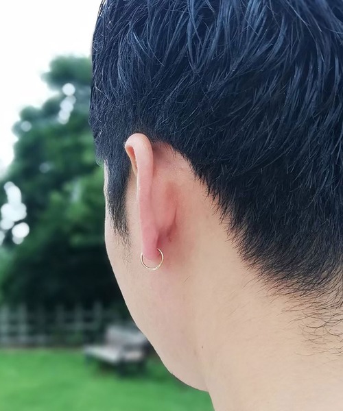 BROTHERHOOD(ブラザーフッド)の「【BROTHERHOOD】サージカル ステンレス ストリング フープ ピアス(ピアス(片耳用)・メンズ・ピンクゴールド/ブラック/ゴールド/シルバー/その他1/その他6/その他4/その他3/その他5/その他2・SMALL/MEDIUM/LARGE/X-LARGE)」の4枚目の写真