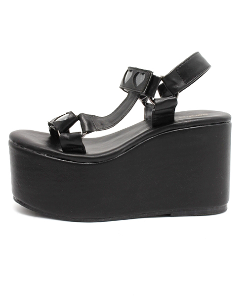 L.D.S.（エルディーエス）の「ハートパンチングサンダル（サンダル・レディース・ブラック系/ホワイト系・LARGE/MEDIUM）」の9枚目の写真