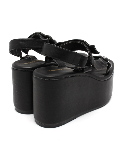 L.D.S.（エルディーエス）の「ハートパンチングサンダル（サンダル・レディース・ブラック系/ホワイト系・LARGE/MEDIUM）」の7枚目の写真