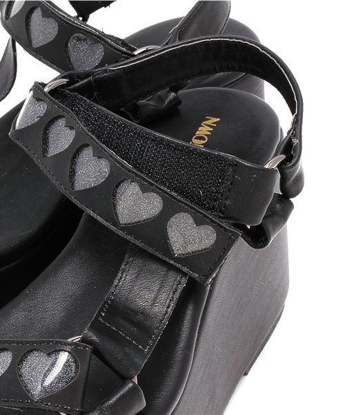 L.D.S.（エルディーエス）の「ハートパンチングサンダル（サンダル・レディース・ブラック系/ホワイト系・LARGE/MEDIUM）」の5枚目の写真