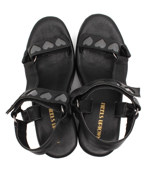 L.D.S.（エルディーエス）の「ハートパンチングサンダル（サンダル・レディース・ブラック系/ホワイト系・LARGE/MEDIUM）」の3枚目の写真