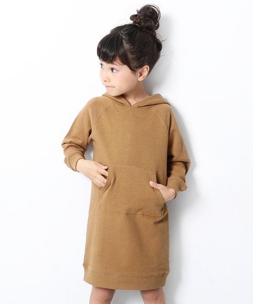 devirock（デビロック）の「スウェット長袖パーカーワンピース（ワンピース・キッズ・ブラック/杢グレー/ネイビー/グリーン系その他/カーキ/ラベンダー/ワイン/パープル系その他/スモークピンク/モカ/ライトブラウン/キャメル・80ｃｍ/90cm/100cm/110cm/120cm/130cm/140cm/150cm/160cm）」の4枚目の写真