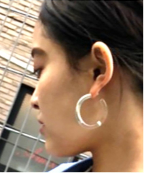 Ameri(アメリ)の「CLEAR HALF PIERCE(ピアス(両耳用)・レディース・シルバー/ゴールド・FREE)」の2枚目の写真