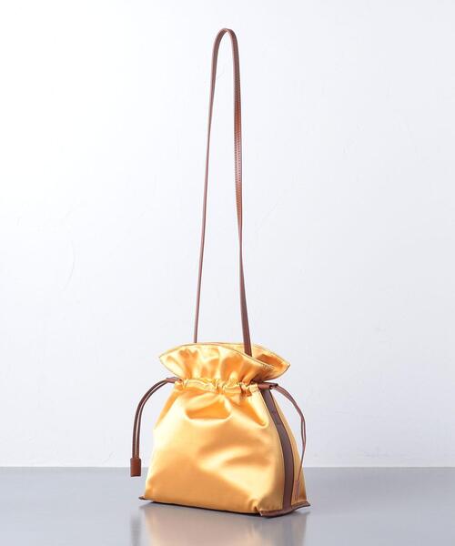 UNITED ARROWS(ユナイテッドアローズ)の「UWCS サテン ドローストリング バッグ◆(ショルダーバッグ・レディース・ダークブラウン/イエロー/オリーブ・FREE)」の4枚目の写真