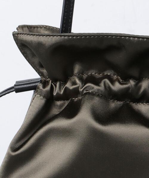 UNITED ARROWS(ユナイテッドアローズ)の「UWCS サテン ドローストリング バッグ◆(ショルダーバッグ・レディース・ダークブラウン/イエロー/オリーブ・FREE)」の14枚目の写真