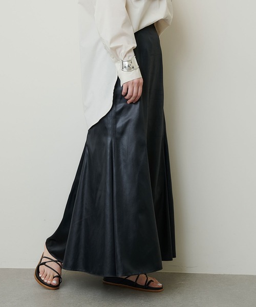 Whim Gazette(ウィムガゼット)の「サテンフレアスカート(スカート・レディース・ブラック/シルバー・36/38)」の13枚目の写真