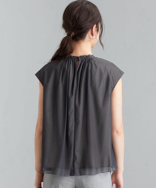 green label relaxing(グリーンレーベルリラクシング)の「CS チュール タック スタンド ネック ブラウス(シャツ/ブラウス・レディース・ダークグレー/モカ・FREE)」の6枚目の写真