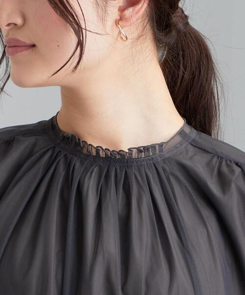 green label relaxing(グリーンレーベルリラクシング)の「CS チュール タック スタンド ネック ブラウス(シャツ/ブラウス・レディース・ダークグレー/モカ・FREE)」の3枚目の写真