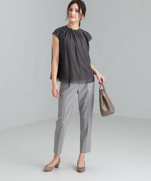 green label relaxing(グリーンレーベルリラクシング)の「CS チュール タック スタンド ネック ブラウス(シャツ/ブラウス・レディース・ダークグレー/モカ・FREE)」の9枚目の写真