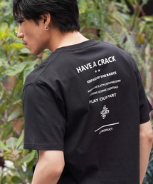 マルチロゴ パターン 半袖Tシャツ