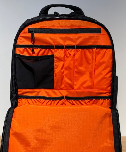 Aer（エアー）の「Aer（エアー）Day Pack2 X-PAC 高耐水・高耐久バッグ（バックパック/リュック・メンズ・ブラック・FREE）」の5枚目の写真